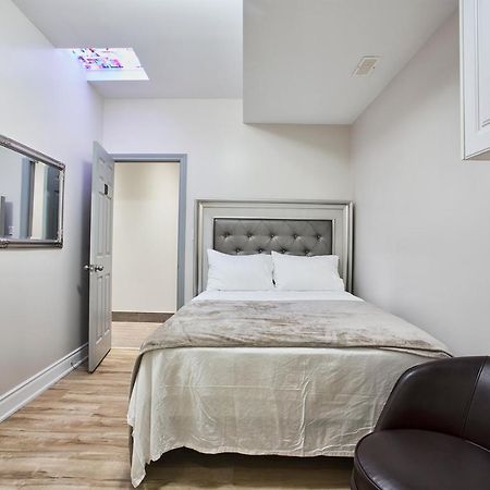 Toronto Rooms And Suites ภายนอก รูปภาพ