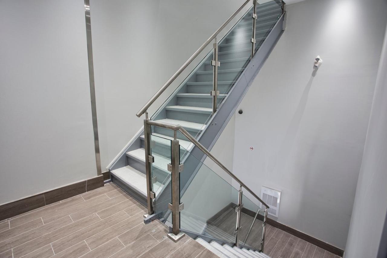 Toronto Rooms And Suites ภายนอก รูปภาพ