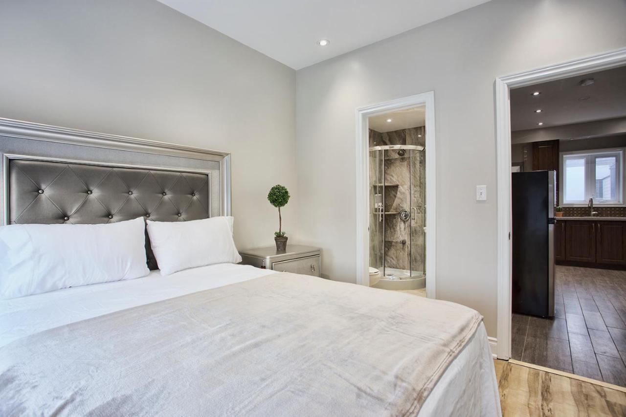 Toronto Rooms And Suites ภายนอก รูปภาพ