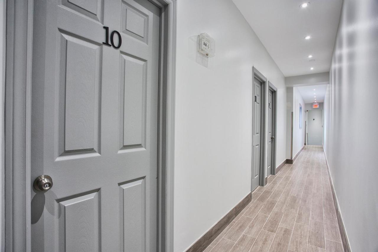 Toronto Rooms And Suites ภายนอก รูปภาพ