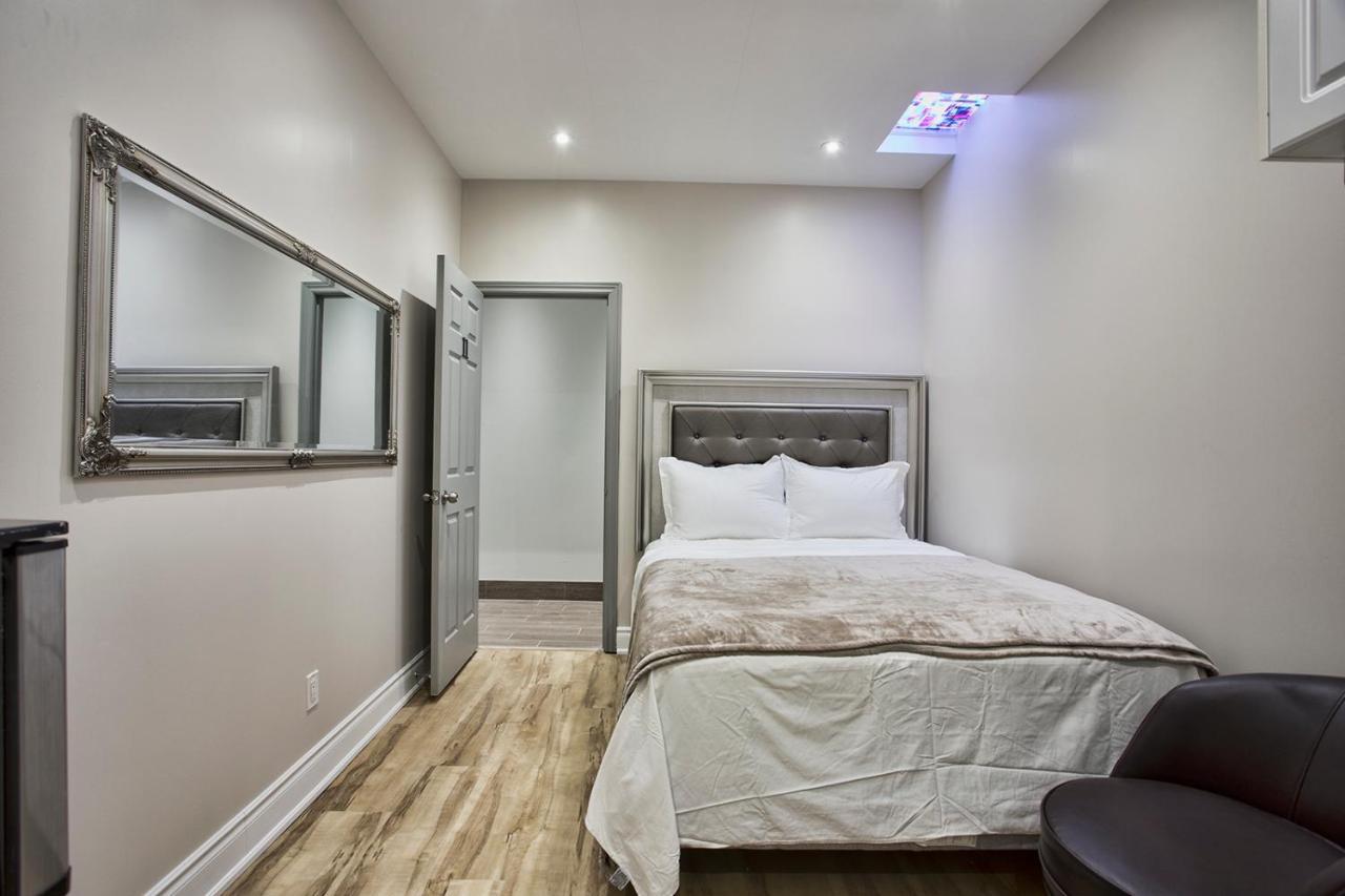 Toronto Rooms And Suites ภายนอก รูปภาพ