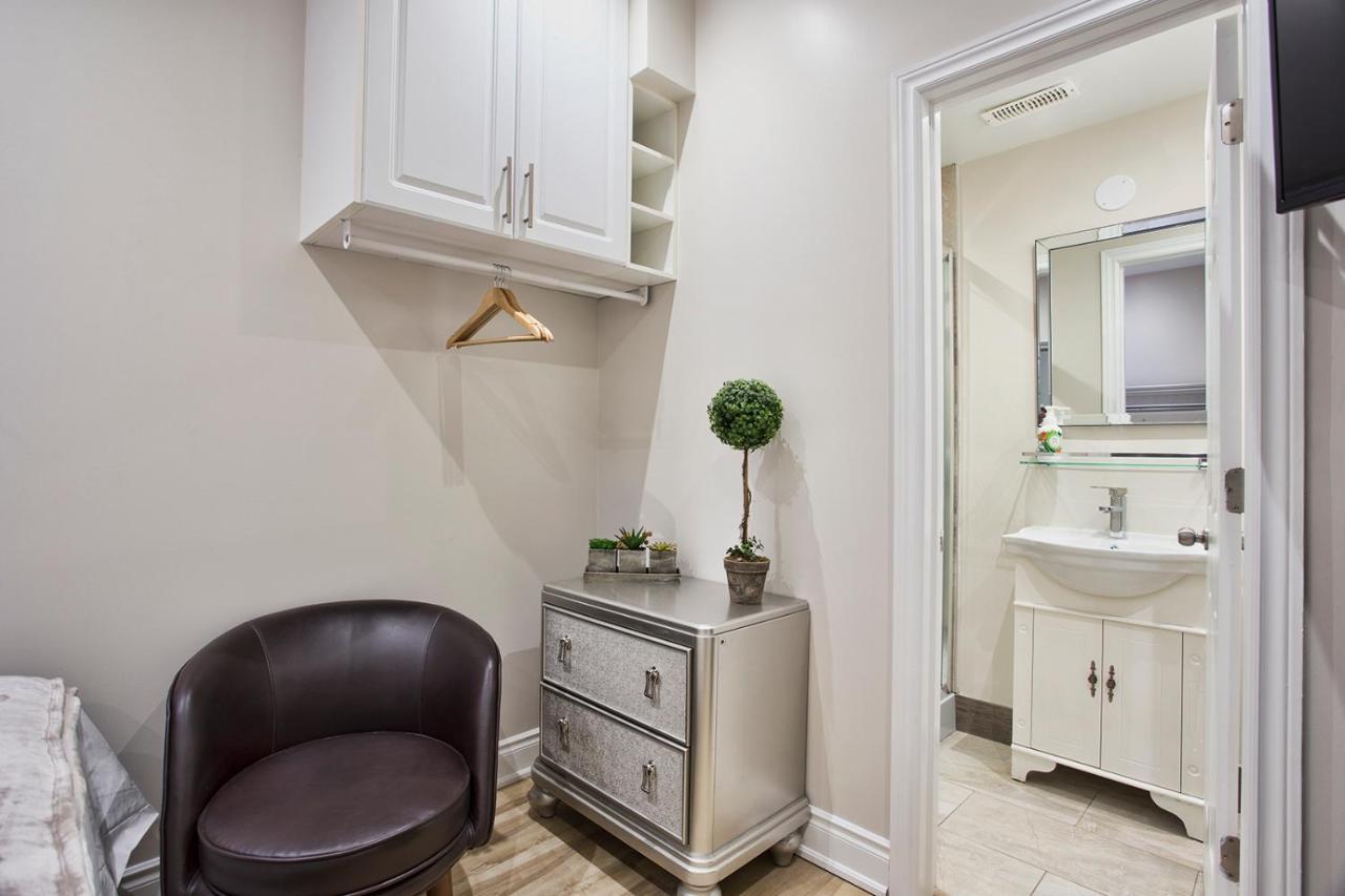 Toronto Rooms And Suites ภายนอก รูปภาพ