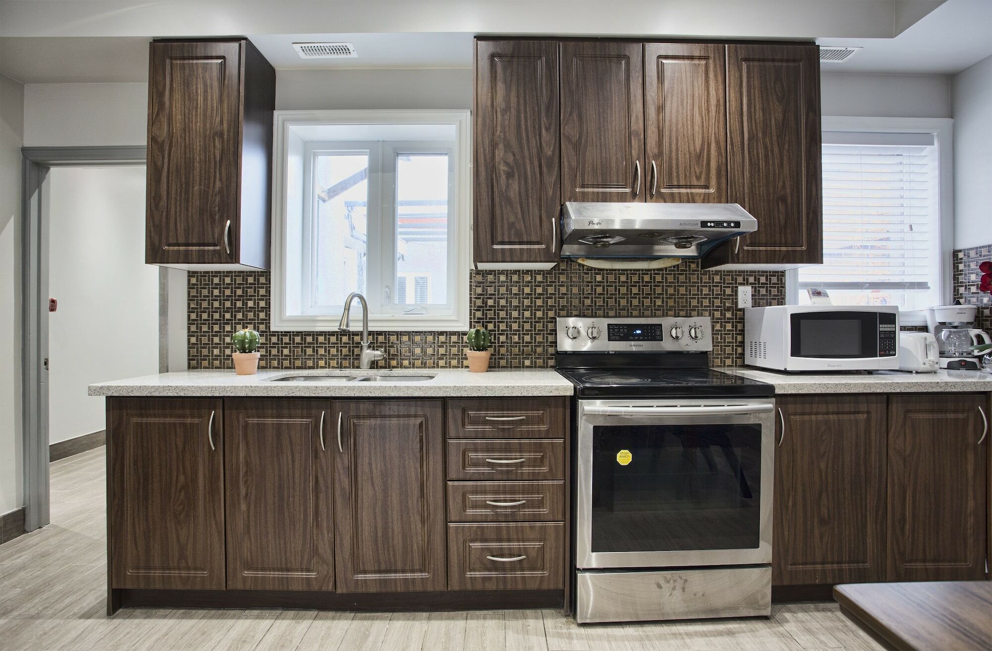 Toronto Rooms And Suites ภายนอก รูปภาพ